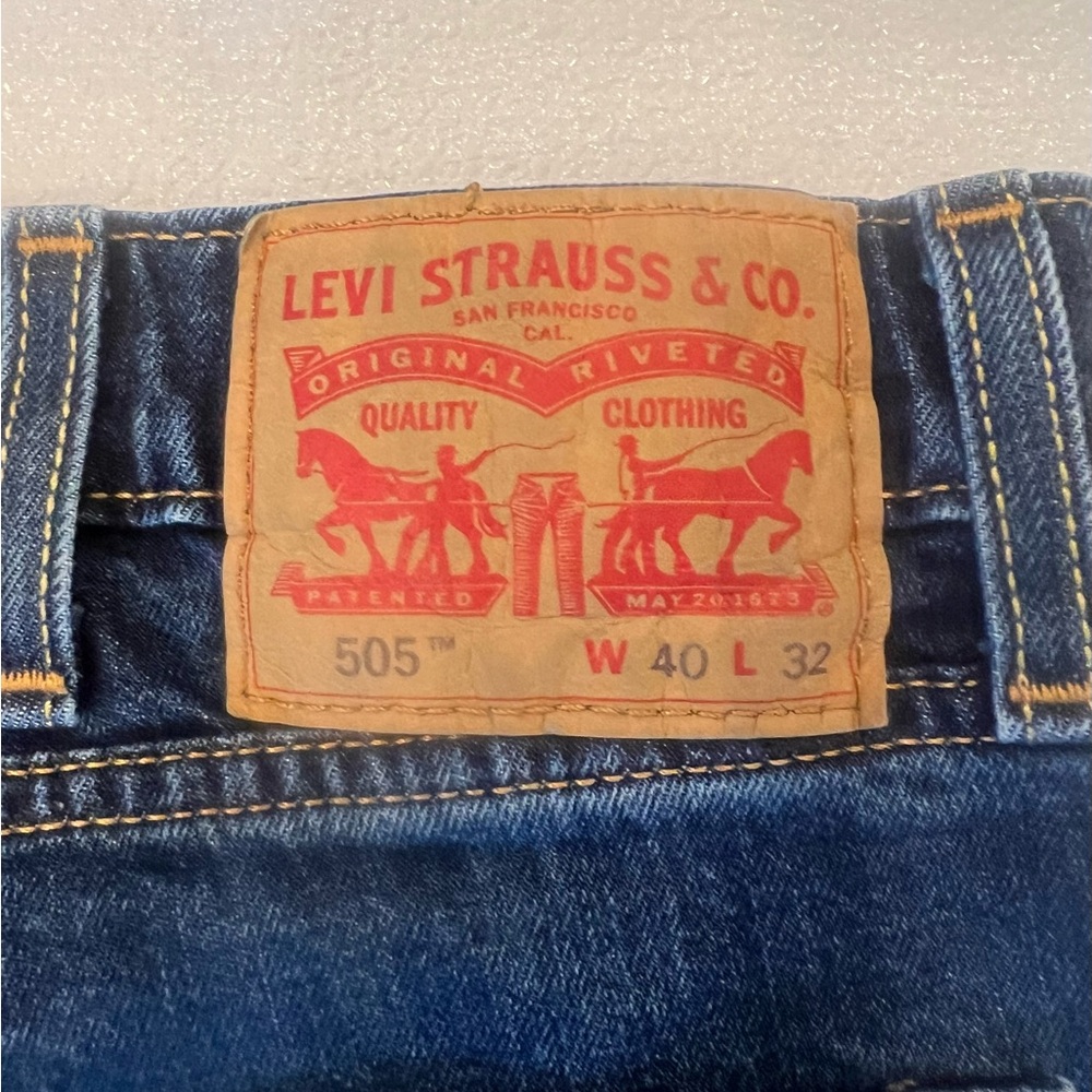 Men’s Levi Jeans 505.  40/32 Blue